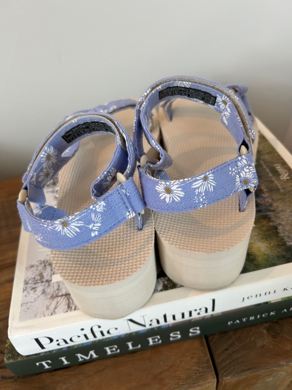 Teva Flatform Gloriosa Universal Perwinkle Daisies Platform Sandals EUC - Picture 7 of 12